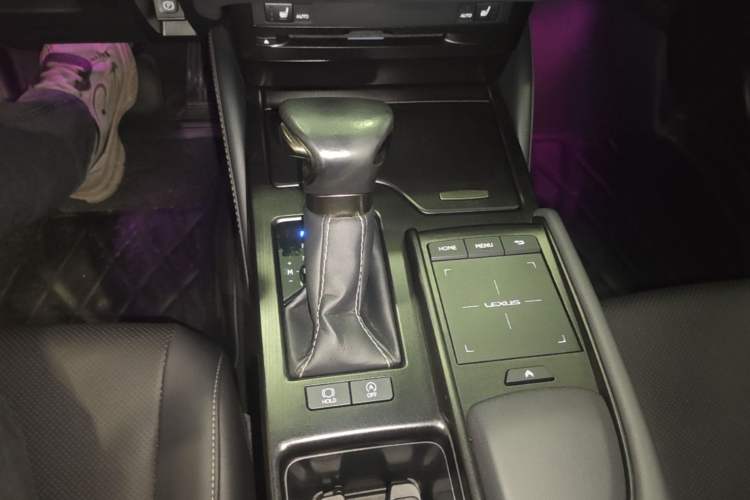 Used Lexus ES 2020 200 Excellence Edition Gear Lever