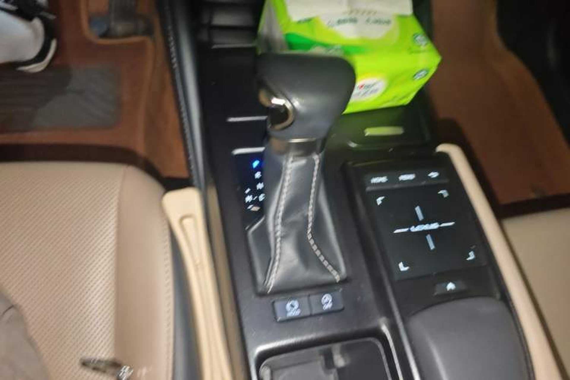 Used Lexus ES 2020 200 Excellence Edition Gear Lever