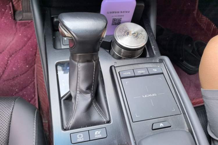 Used Lexus ES 2020 300h Premier Edition Gear Lever