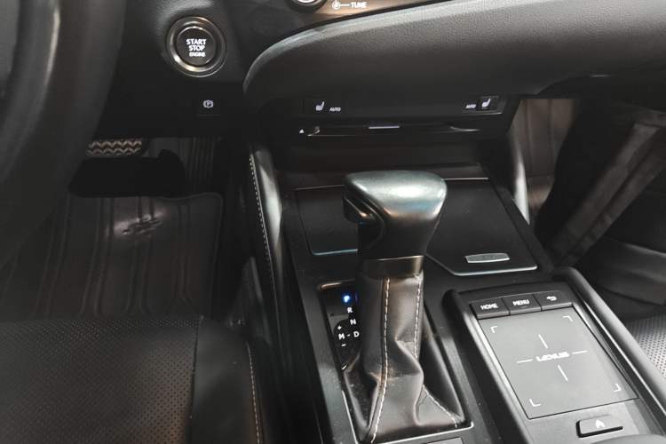 Used Lexus ES 2020 200 Excellence Edition Gear Lever