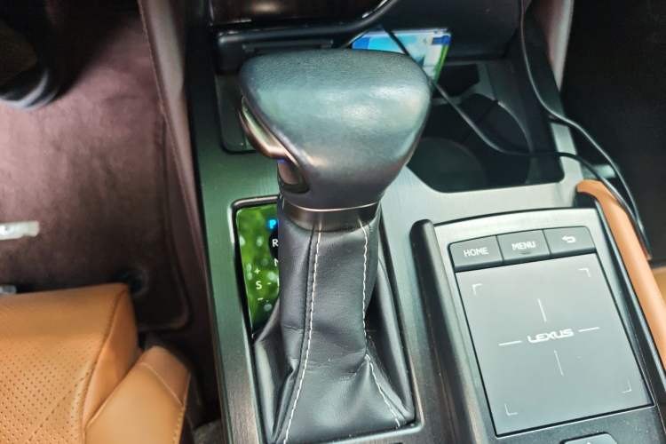 Used Lexus ES 2020 300h Premium Edition Gear Lever