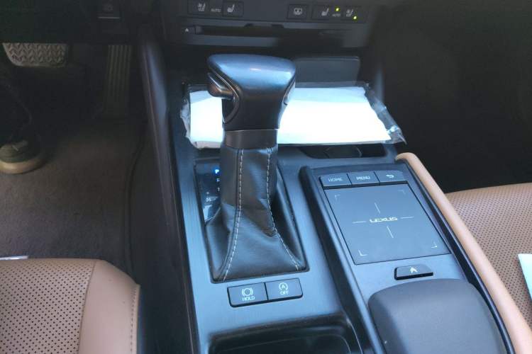 Used Lexus ES 2020 200 Luxury Edition Gear Lever