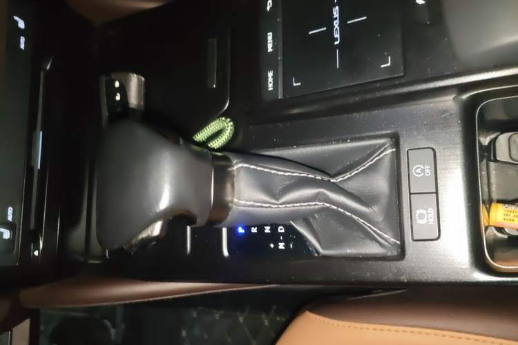 Used Lexus ES 2020 200 Excellence Edition Gear Lever