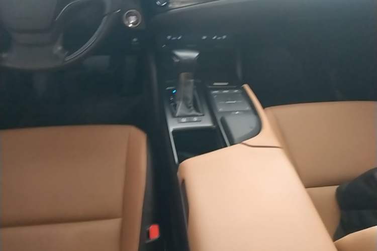 Used Lexus ES 2020 200 Luxury Edition Gear Lever
