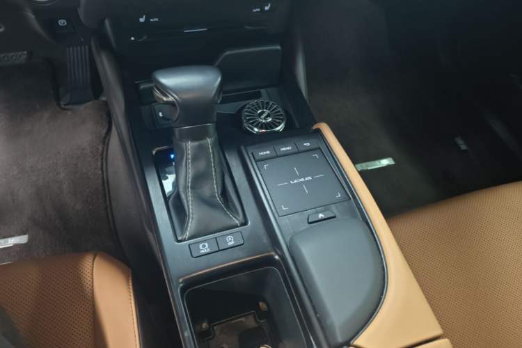 Used Lexus ES 2020 200 Excellence Edition Gear Lever