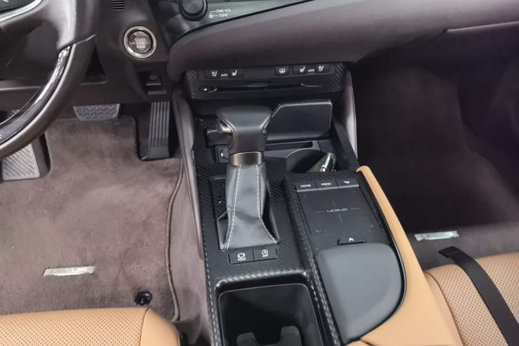 Used Lexus ES 2020 200 Luxury Edition Gear Lever