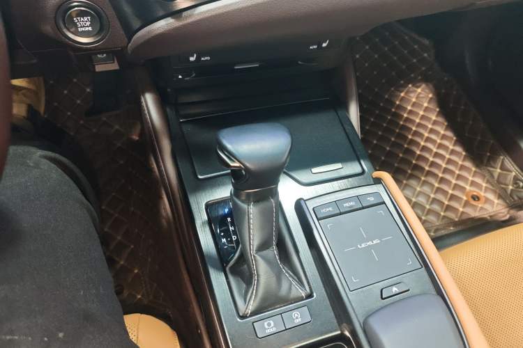 Used Lexus ES 2020 200 Excellence Edition Gear Lever