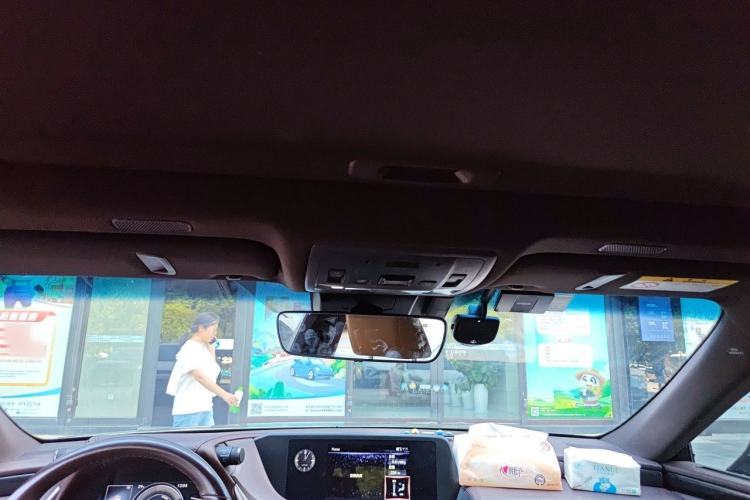 Used Lexus ES 2020 300h Premier Edition Headliner