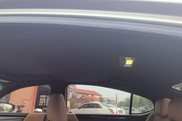 Used Lexus ES 2020 300h Premier Edition Headliner