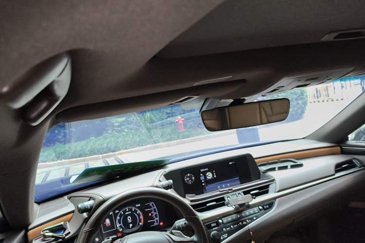 Used Lexus ES 2020 200 Excellence Edition Headliner