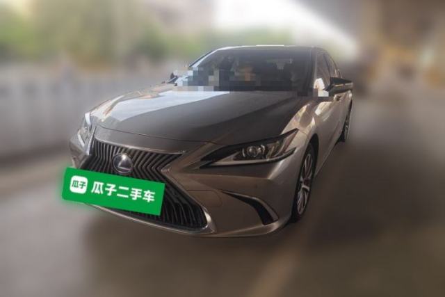 Used Lexus ES 2020 300h Premier Edition