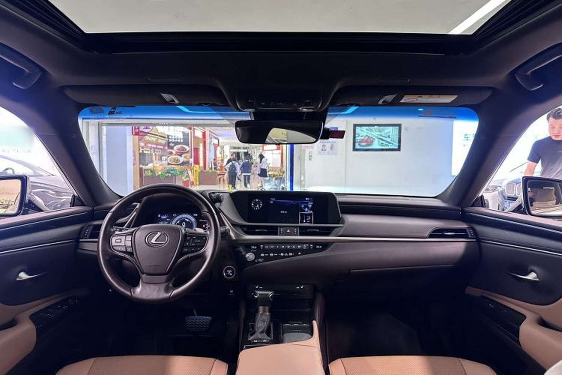Used Lexus ES 2020 300h Premier Edition Interior 2