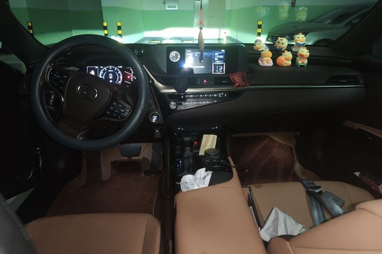 Used Lexus ES 2020 200 Excellence Edition Interior 2
