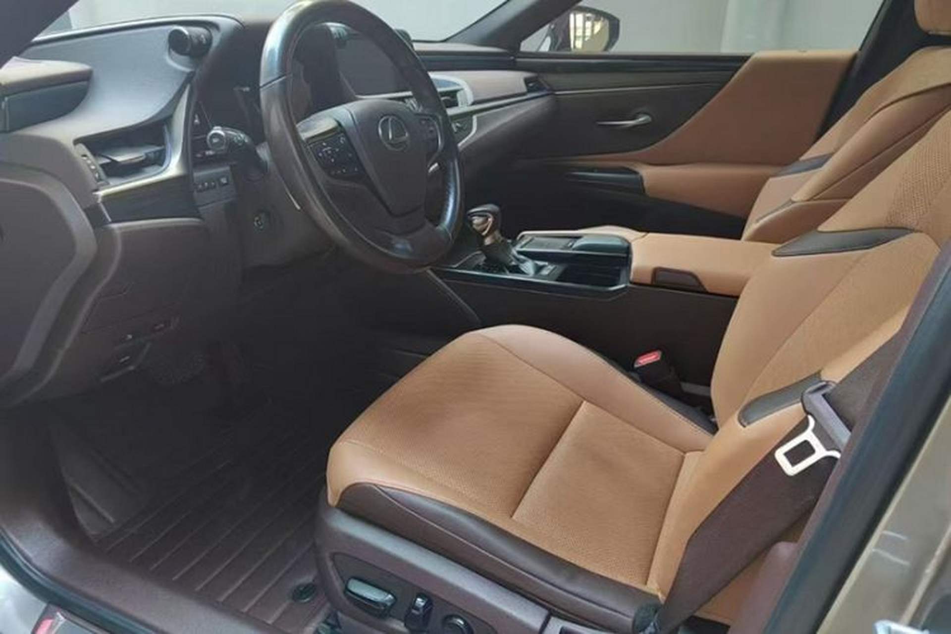 Used Lexus ES 2020 200 Excellence Edition Interior 2