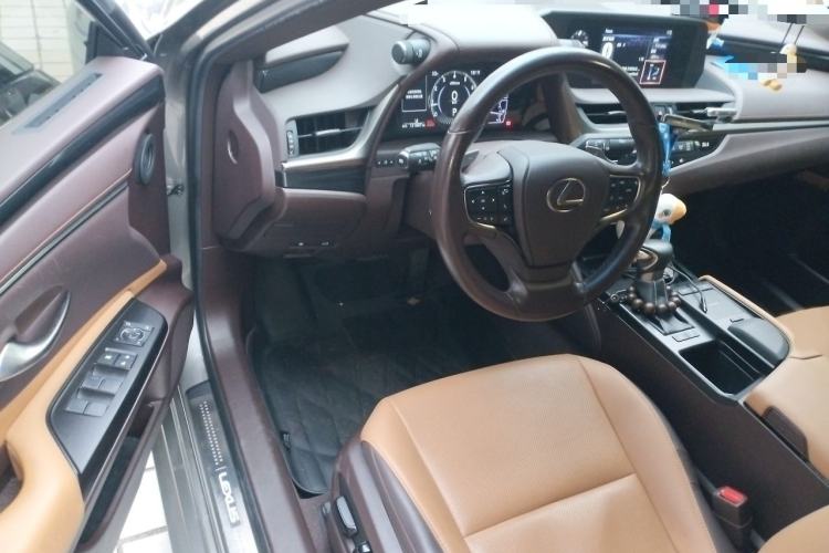 Used Lexus ES 2020 200 Excellence Edition Interior 3