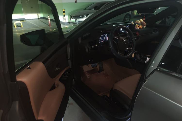 Used Lexus ES 2020 200 Excellence Edition Interior 3