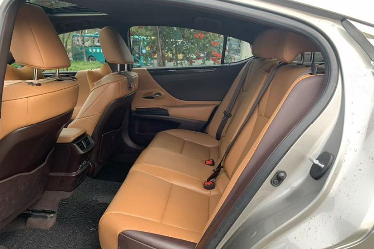 Used Lexus ES 2020 200 Excellence Edition Interior 3