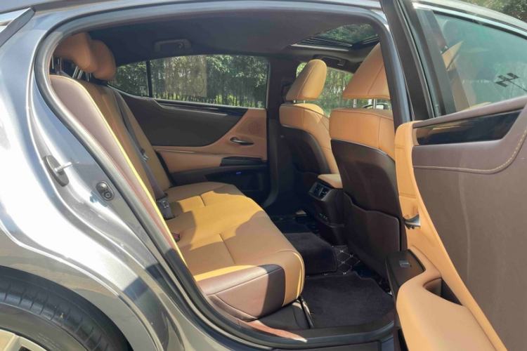 Used Lexus ES 2020 200 Excellence Edition Interior 4