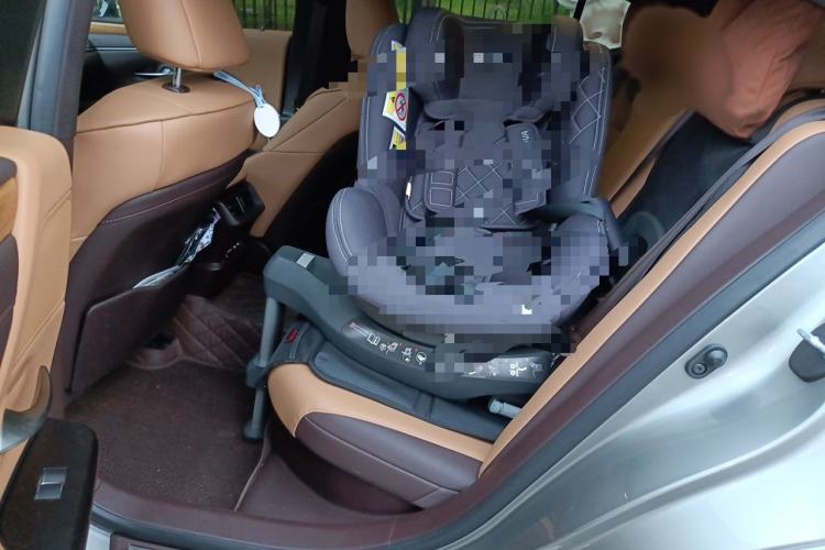 Used Lexus ES 2020 300h Premium Edition Interior 4