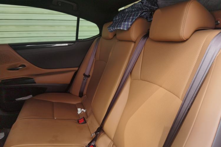 Used Lexus ES 2020 200 Excellence Edition Interior 4