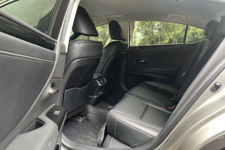 Used Lexus ES 2020 200 Excellence Edition Interior 4