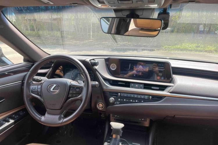 Used Lexus ES 2020 200 Excellence Edition Interior 6