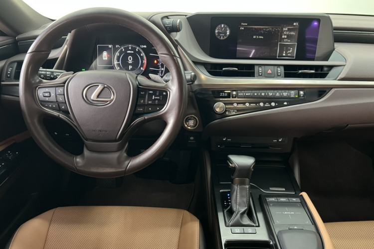 Used Lexus ES 2020 200 Excellence Edition Interior 7