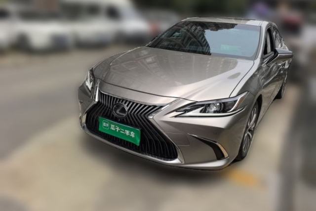 Used Lexus ES 2020 300h Premier Edition