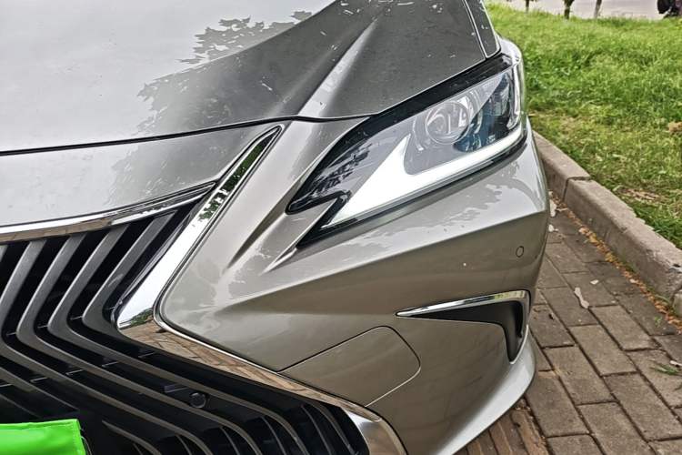 Used Lexus ES 2020 300h Premier Edition Left Front Headlight