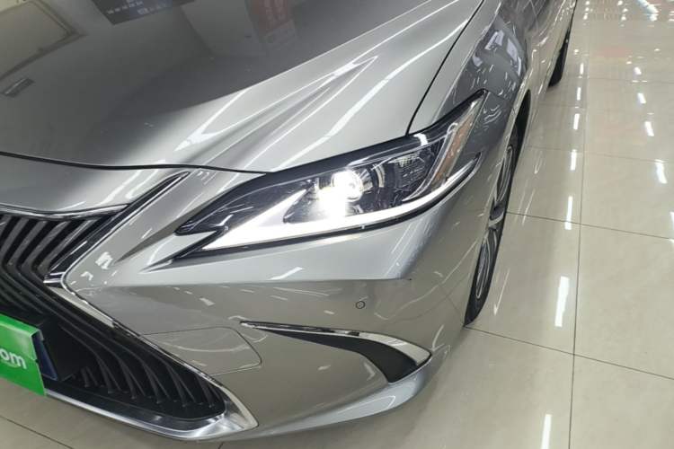 Used Lexus ES 2020 300h Premier Edition Left Front Headlight
