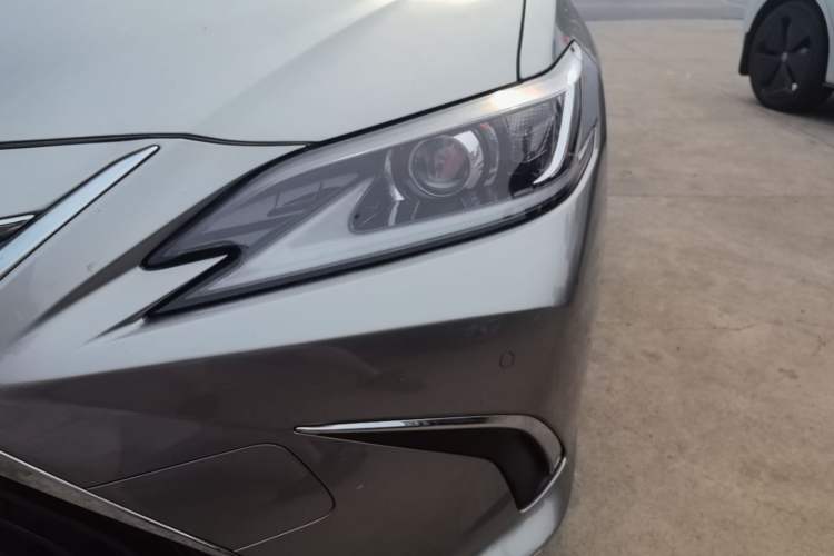 Used Lexus ES 2020 300h Premier Edition Left Front Headlight