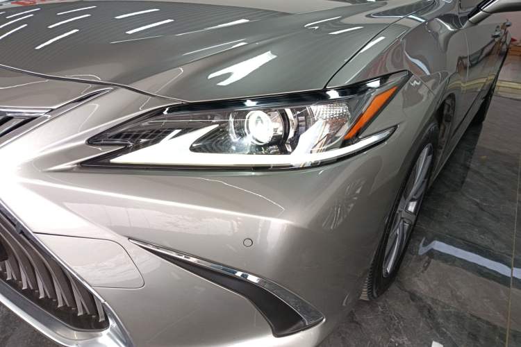 Used Lexus ES 2020 300h Premier Edition Left Front Headlight