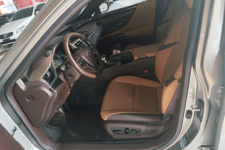Used Lexus ES 2020 200 Excellence Edition Left Front Seat