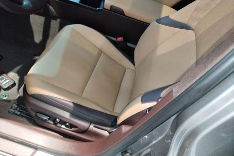 Used Lexus ES 2020 300h Deluxe Edition Left Front Seat