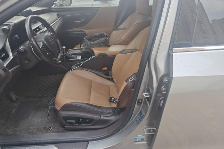 Used Lexus ES 2020 200 Excellence Edition Left Front Seat