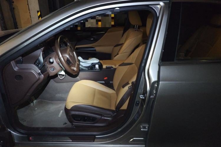 Used Lexus ES 2020 200 Excellence Edition Left Front Seat