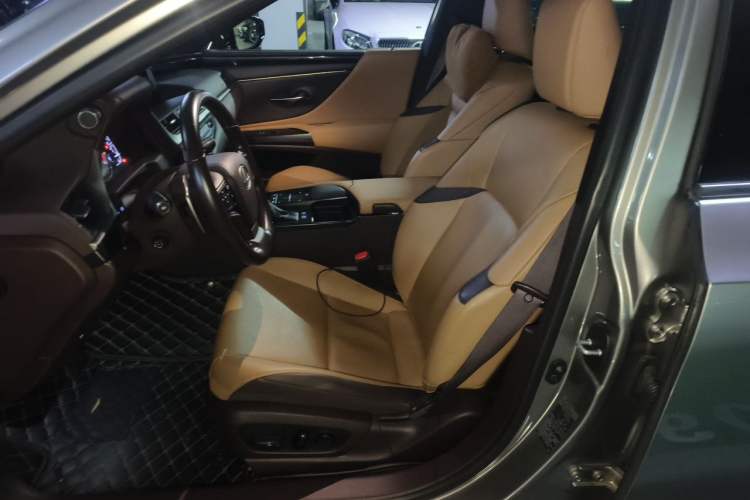 Used Lexus ES 2020 200 Excellence Edition Left Front Seat