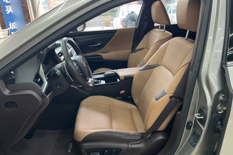 Used Lexus ES 2020 200 Excellence Edition Left Front Seat