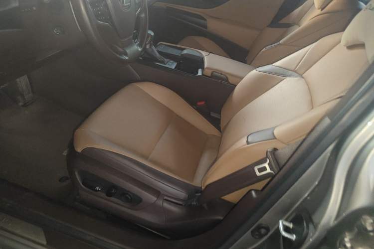 Used Lexus ES 2020 300h Premier Edition Left Front Seat