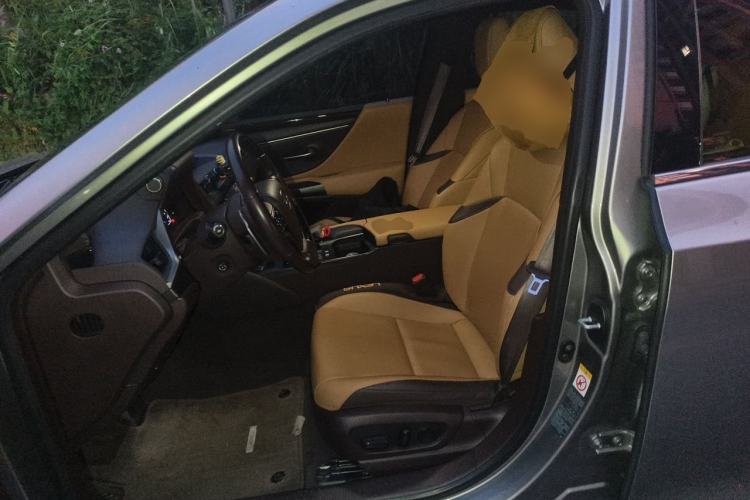 Used Lexus ES 2020 200 Luxury Edition Left Front Seat