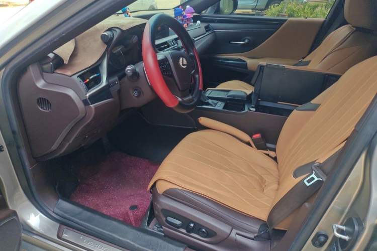 Used Lexus ES 2020 300h Premier Edition Left Front Seat