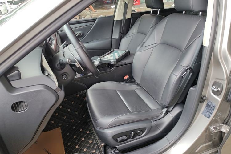 Used Lexus ES 2020 300h Premier Edition Left Front Seat