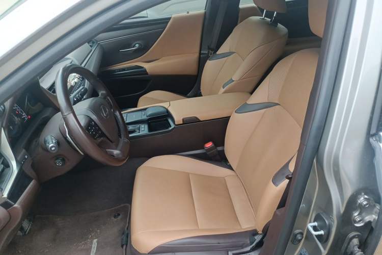 Used Lexus ES 2020 300h Premier Edition Left Front Seat