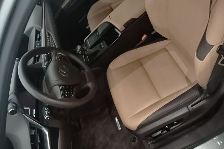 Used Lexus ES 2020 200 Excellence Edition Left Front Seat