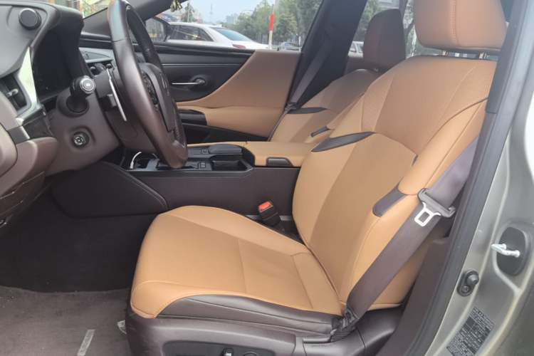 Used Lexus ES 2020 300h Premier Edition Left Front Seat