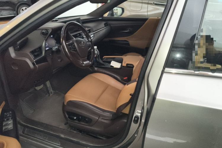 Used Lexus ES 2020 200 Excellence Edition Left Front Seat