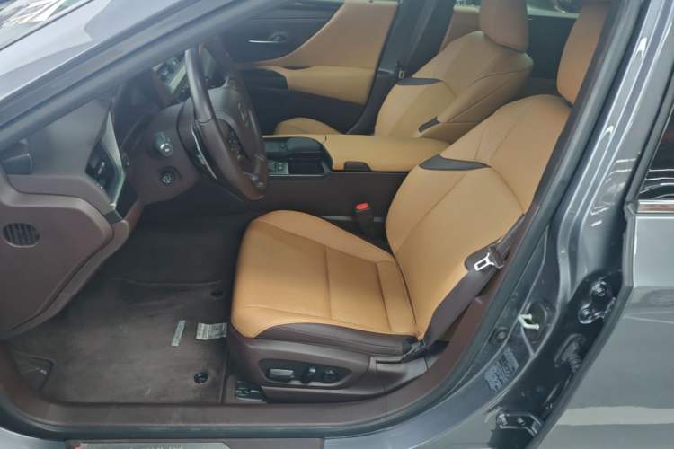 Used Lexus ES 2020 200 Excellence Edition Left Front Seat