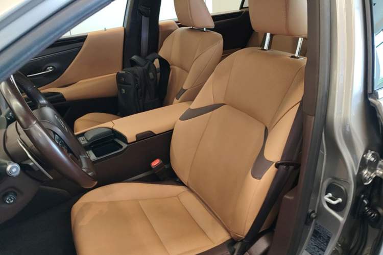 Used Lexus ES 2020 200 Excellence Edition Left Front Seat