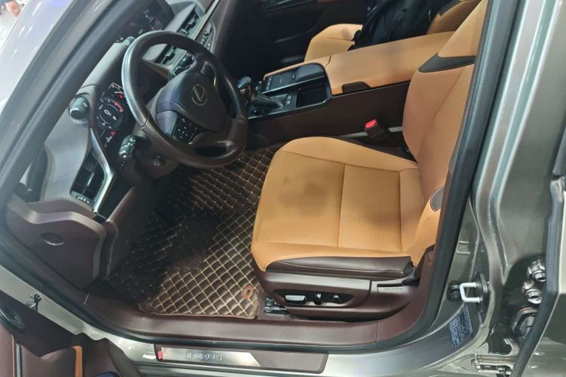Used Lexus ES 2020 200 Excellence Edition Left Front Seat