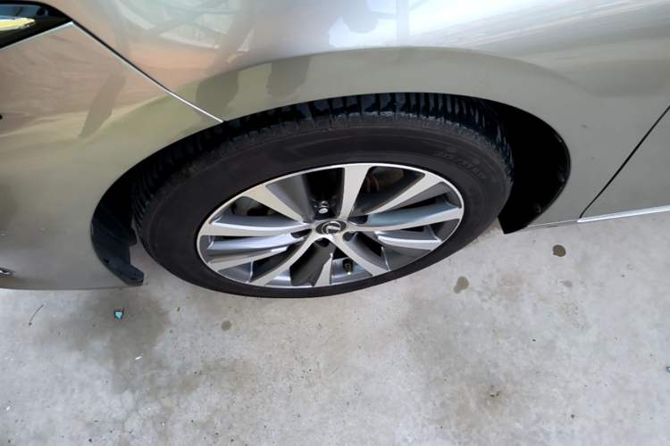Used Lexus ES 2020 260 Excellence Edition Left Front Wheel Hub